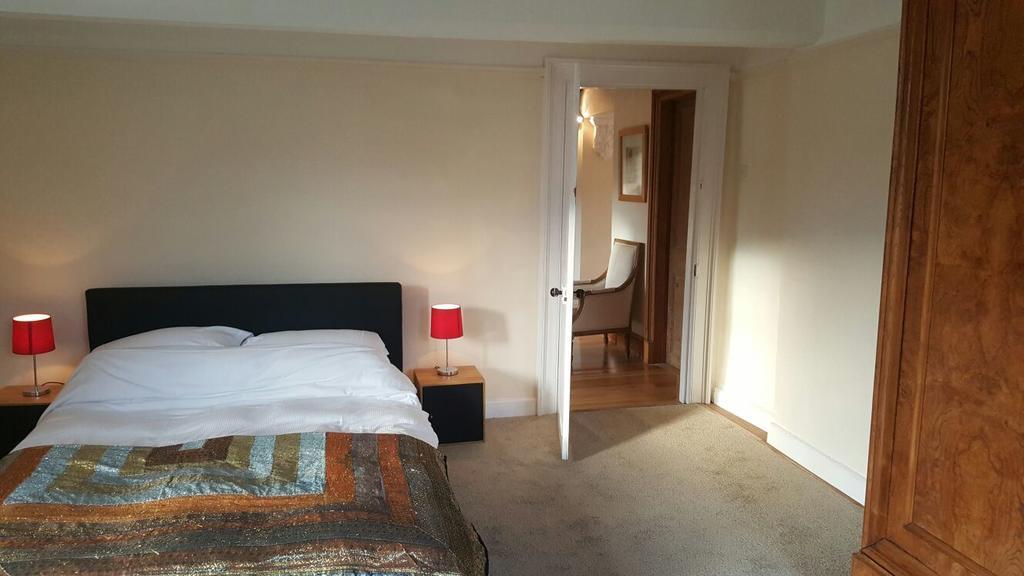 Grigshot Apartment Stroud  Eksteriør billede